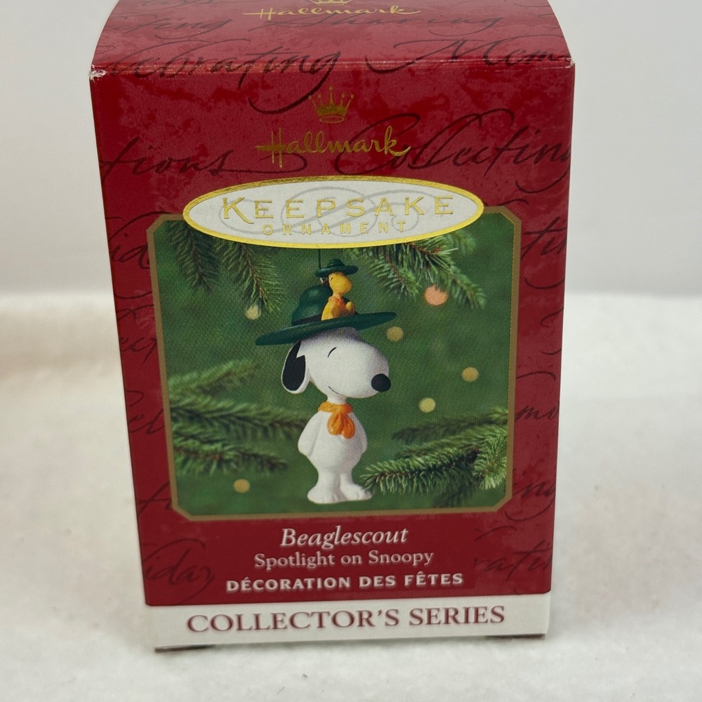 Hallmark Keepsake Ornament 2001 Spotlight on Snoopy Beaglescout Woodstock Boxed